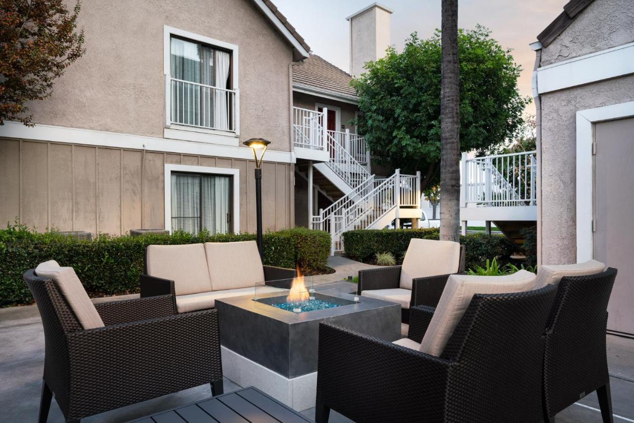 Residence Inn Anaheim Placentia/Fullerton Exterior photo